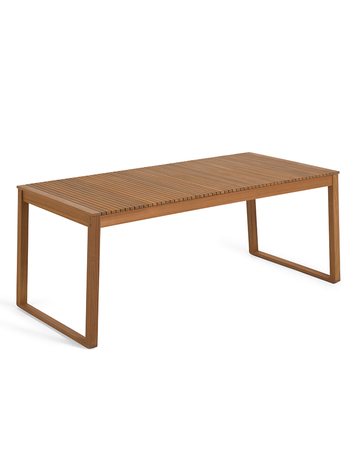 TABLE EMILI