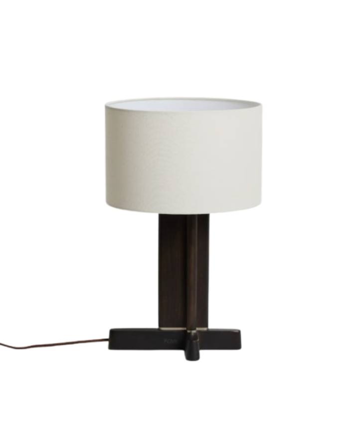 LAMPE DE TABLE NIANI EN BOIS D'HEVEA, FINITION FONCEE ET ABAT-JOUR