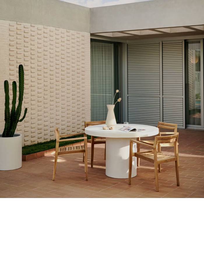 AIGUABLAVA Table ronde Aiguablava en ciment blanc Ø 120 cm